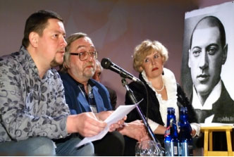         :  ,  ,      , 15  2011 .