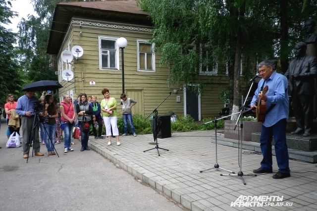 Перед гостями фестиваля выступили барды, ученые и поэты. Фото: АиФ / Елена Ляшенко